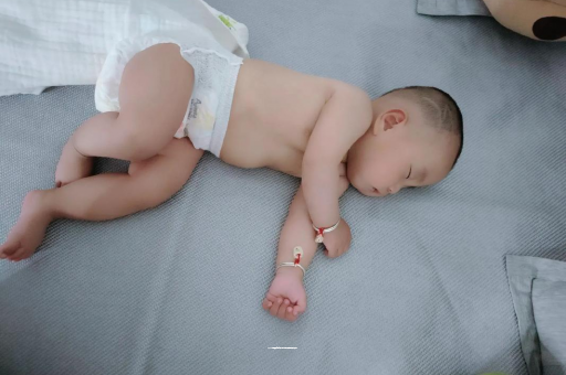 大同三个月宝宝抬头不稳